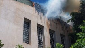 هل يشعل حريق المسبح البلدي شرارة تحريك المشاريع المتعثرة بجماعات الناظور الكبير؟