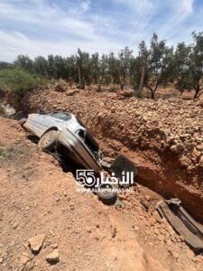 سيارة تنحرف وتسقط في مجرى للمياه بجماعة بني وكيل اولاد محند زوال اليوم