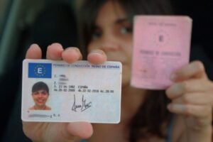 بشرى للمغاربة بإسبانيا.. استبدال رخص السياقة أصبح رقمياً دون الحاجة لموعد مسبق